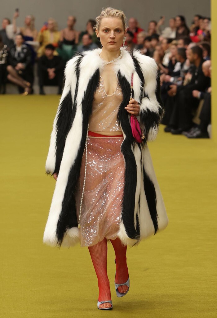 gucci collezione donna foto sfilata autunno inverno