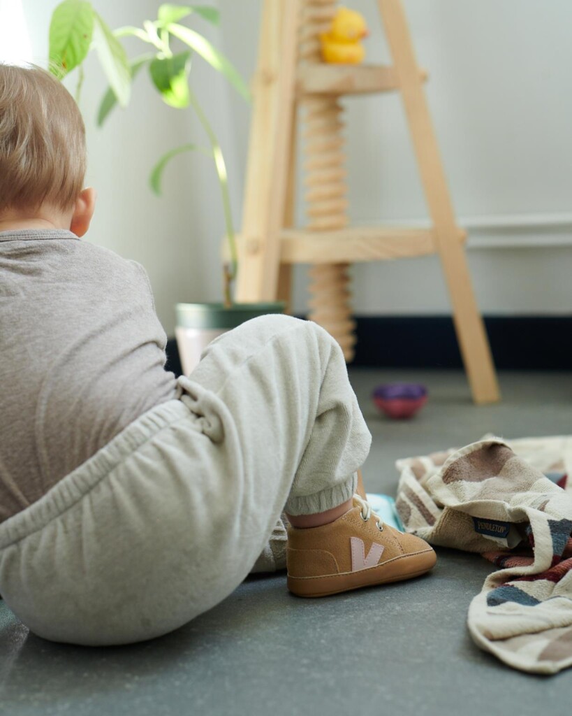 veja sneakers in suede per bebè