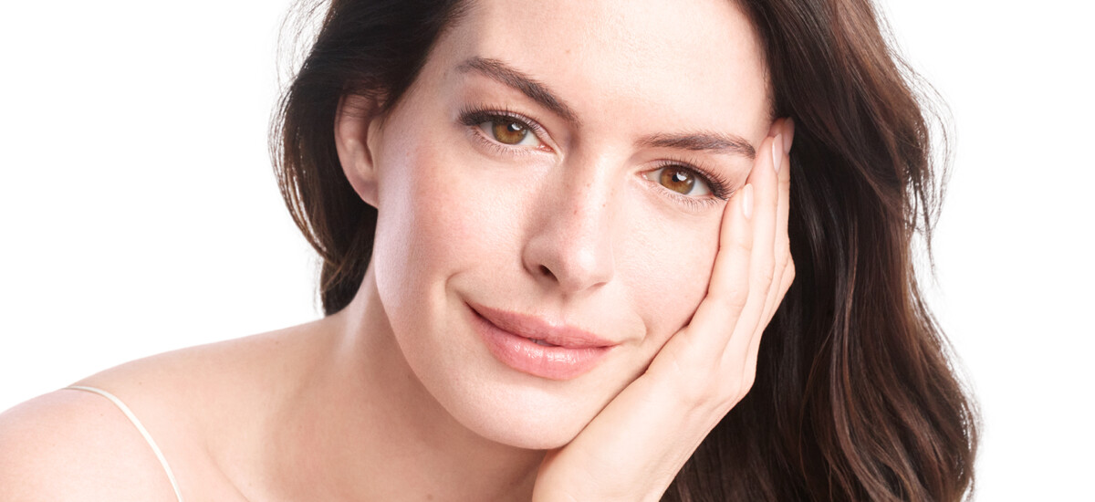 anne hathaway - shiseido