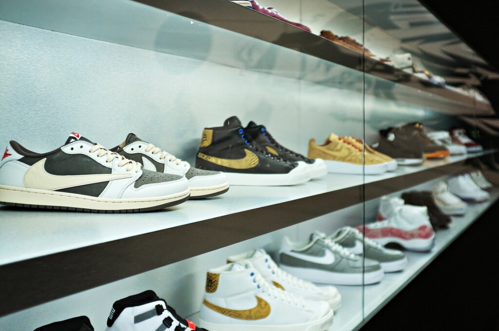 negozio di sneakers