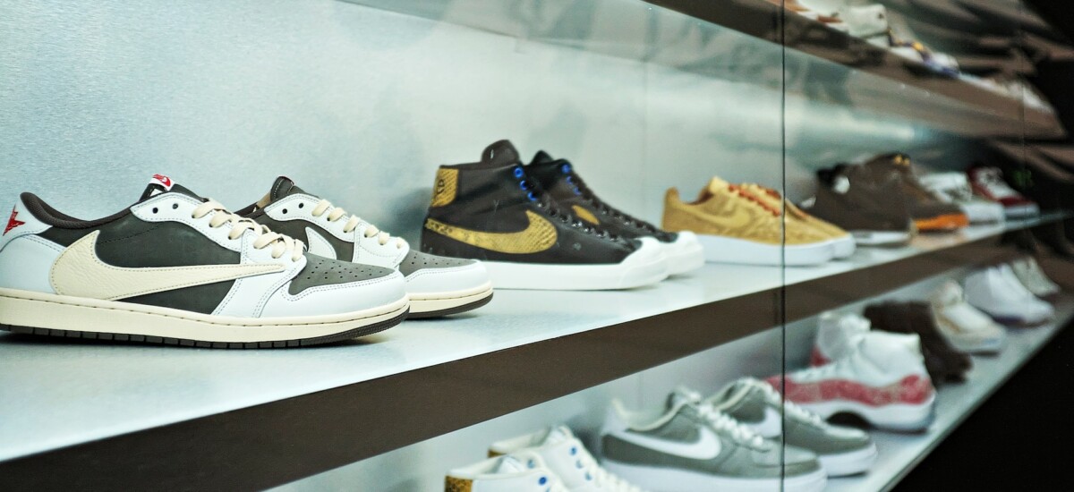negozio di sneakers