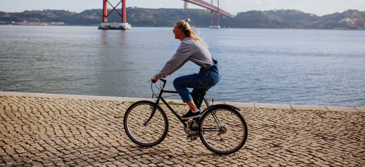 andare in bicicletta