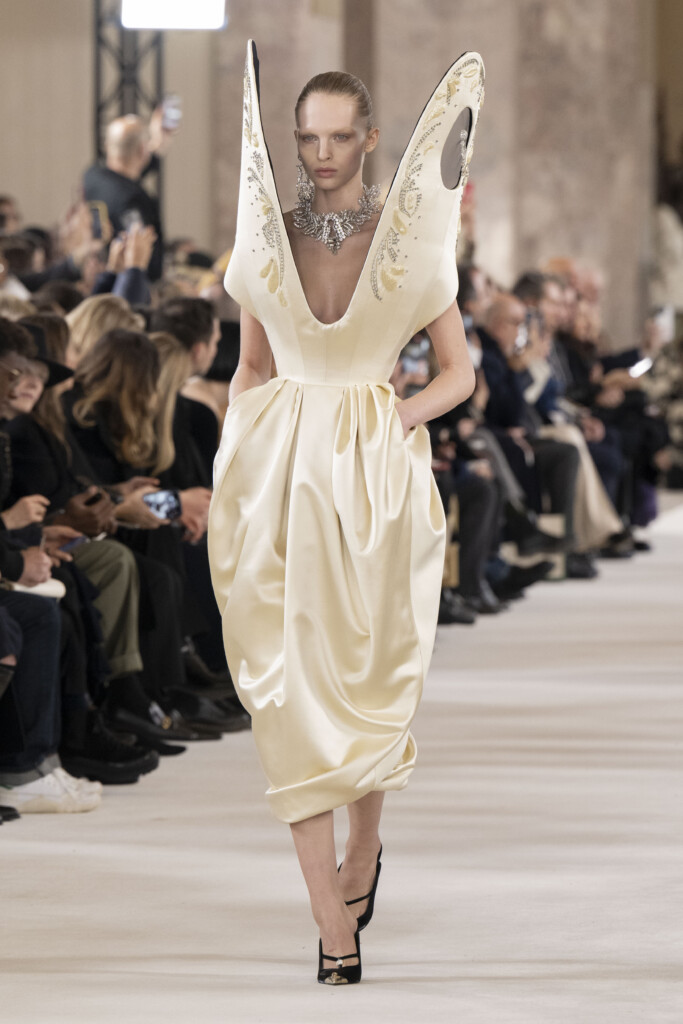 schiaparelli sfilata 2024