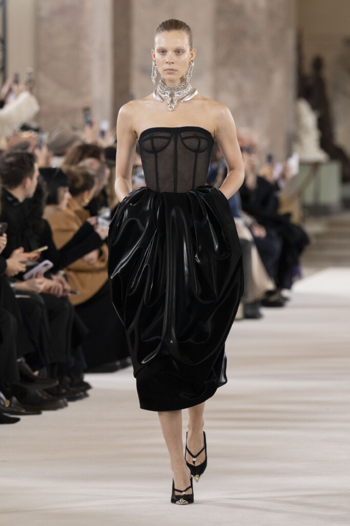 schiaparelli sfilata 2024