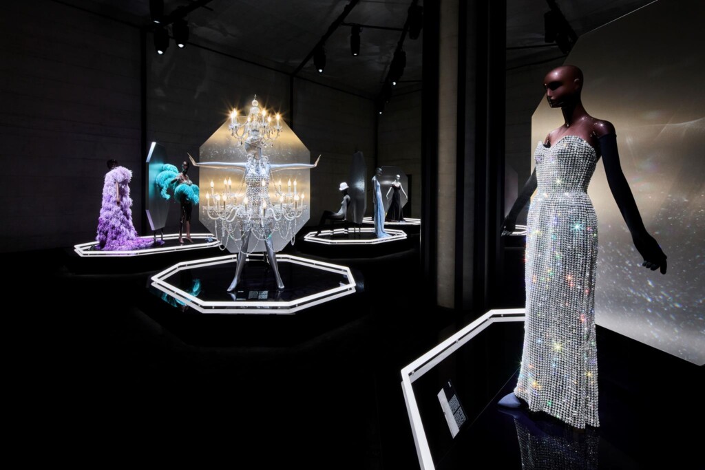 SWAROVSKI MASTERS OF LIGHT- POP ICONS (1) (1)