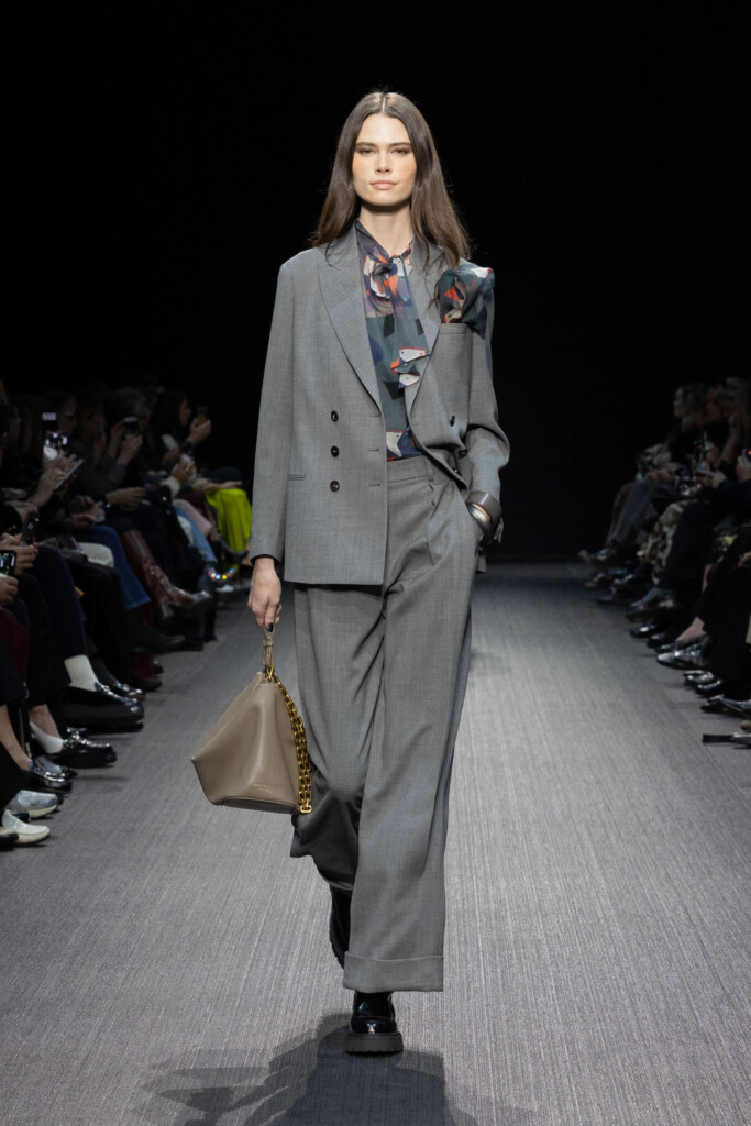 Emporio Armani autunno/inverno 2025-26: eleganza e creatività in passerella