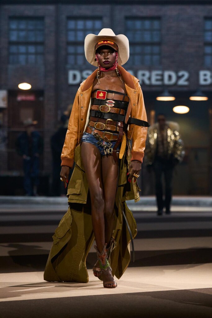 sfilata dsquared2 collezione autunno inverno 2025 celebra 30 anni brand milano fashion week foto