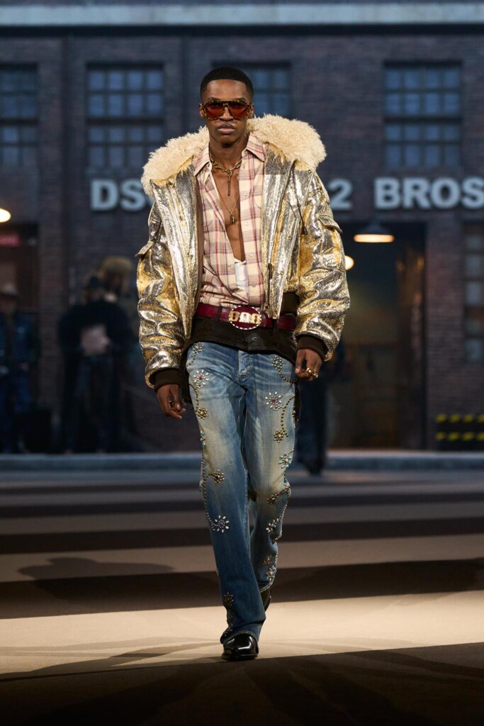 sfilata dsquared2 collezione autunno inverno 2025 celebra 30 anni brand milano fashion week foto
