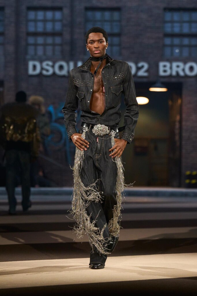 sfilata dsquared2 collezione autunno inverno 2025 celebra 30 anni brand milano fashion week foto