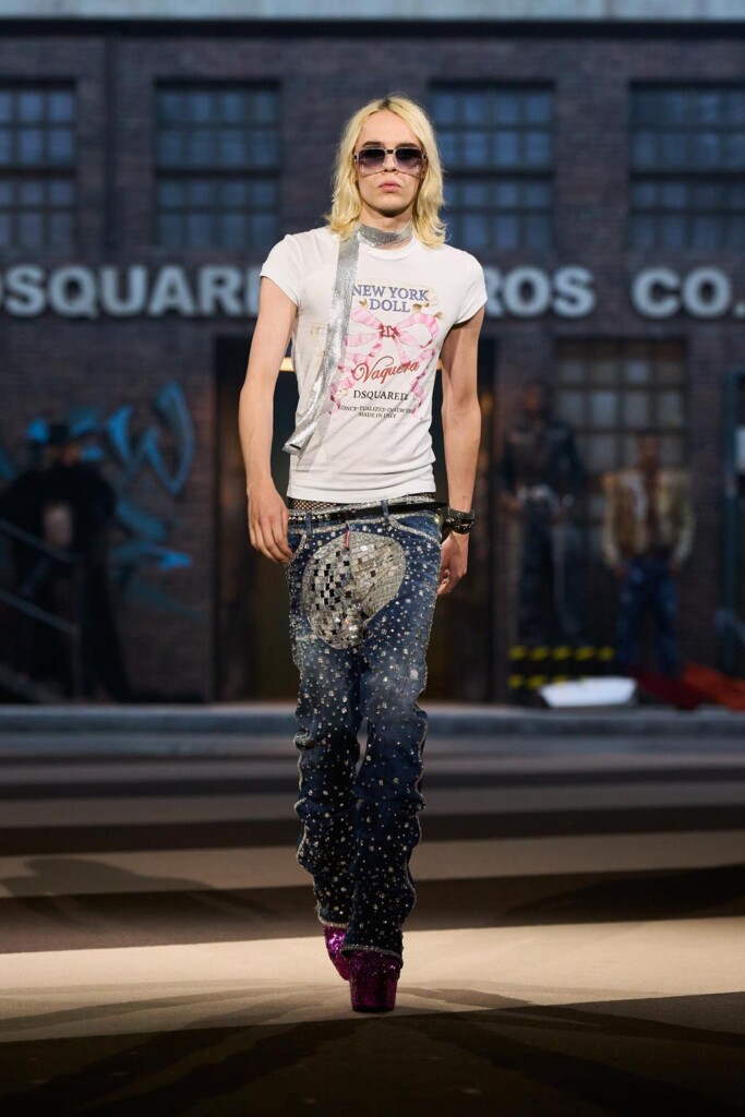 sfilata dsquared2 collezione autunno inverno 2025 celebra 30 anni brand milano fashion week foto