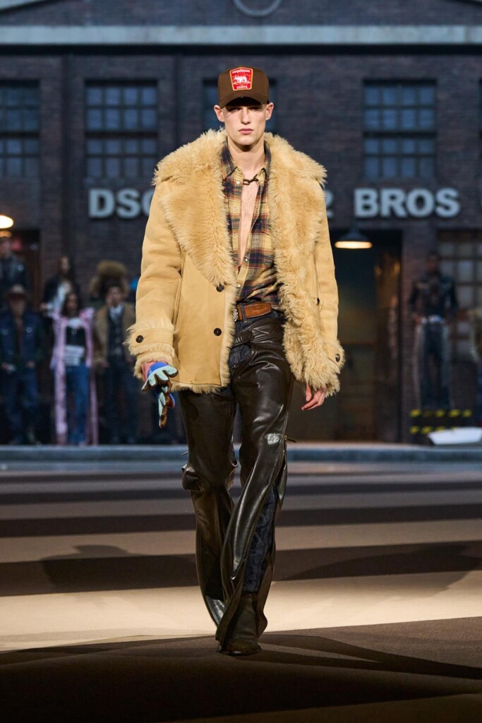 sfilata dsquared2 collezione autunno inverno 2025 celebra 30 anni brand milano fashion week foto
