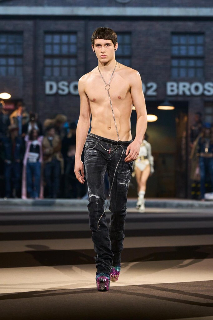 sfilata dsquared2 collezione autunno inverno 2025 celebra 30 anni brand milano fashion week foto