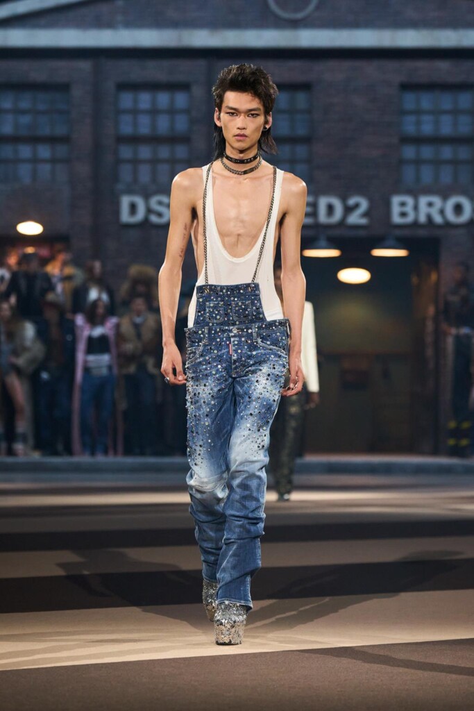sfilata dsquared2 collezione autunno inverno 2025 celebra 30 anni brand milano fashion week foto