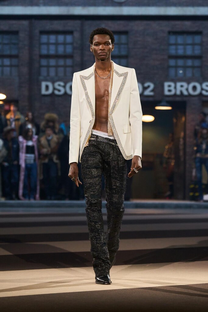 sfilata dsquared2 collezione autunno inverno 2025 celebra 30 anni brand milano fashion week foto