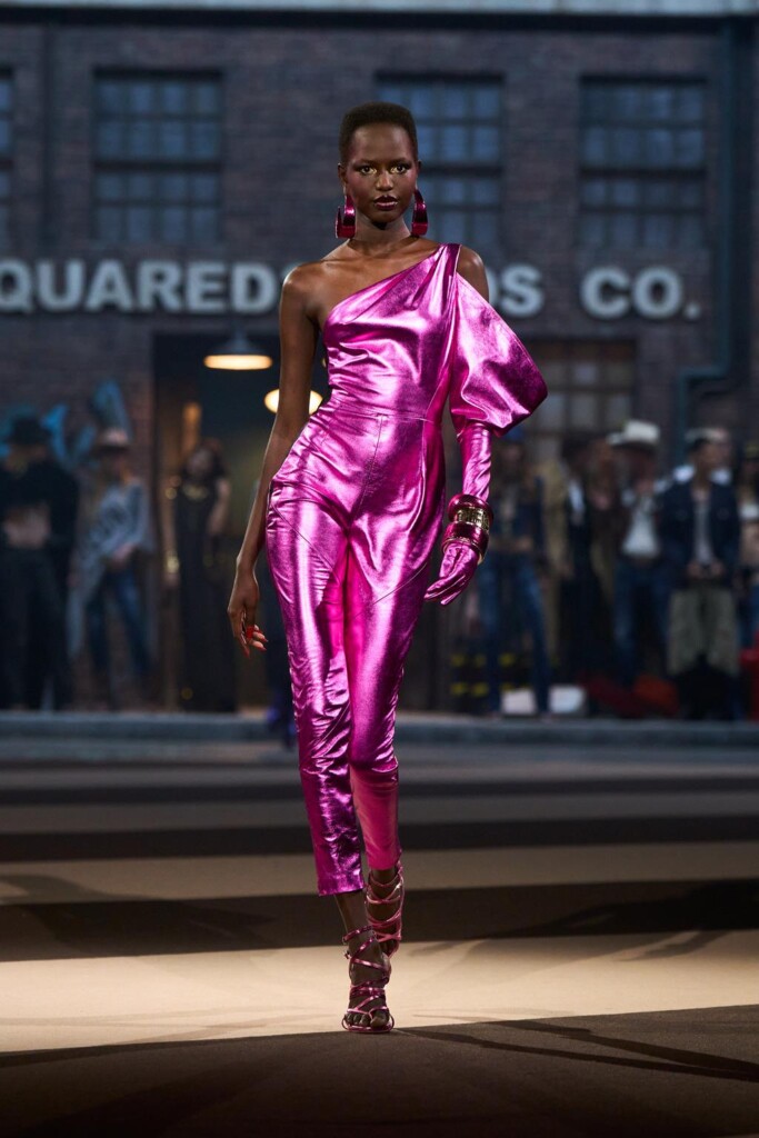 sfilata dsquared2 collezione autunno inverno 2025 celebra 30 anni brand milano fashion week foto