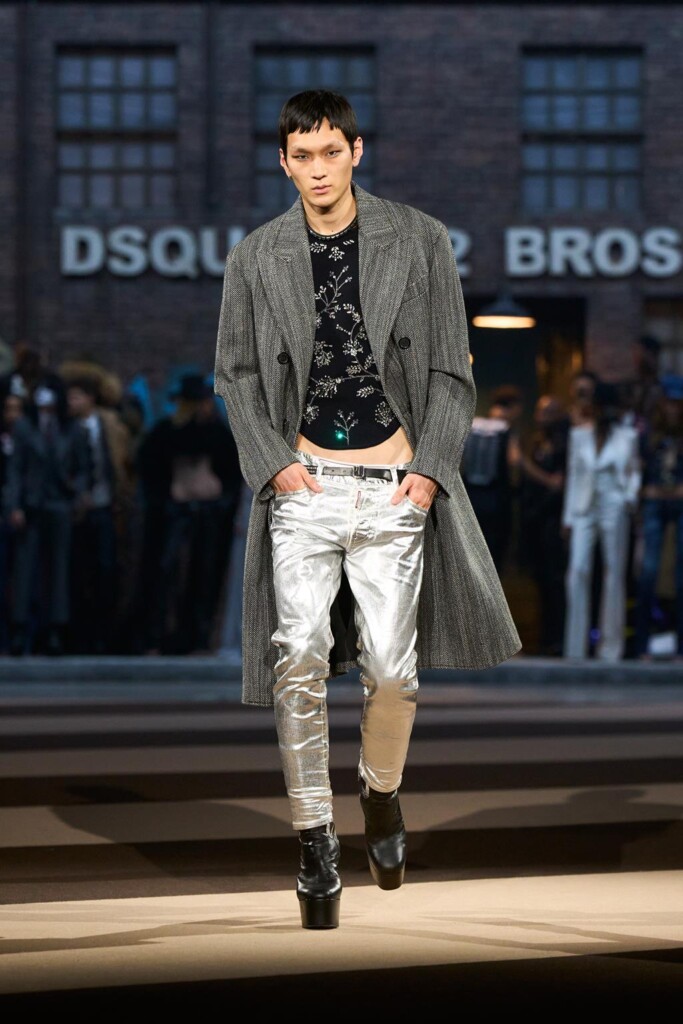 sfilata dsquared2 collezione autunno inverno 2025 celebra 30 anni brand milano fashion week foto