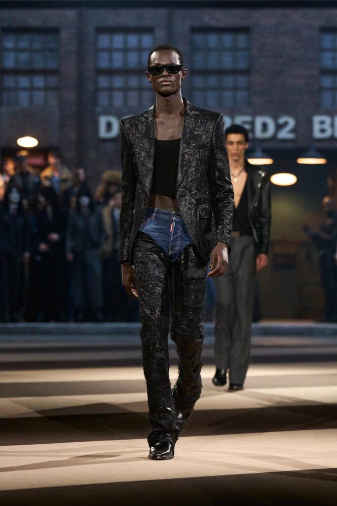 sfilata dsquared2 collezione autunno inverno 2025 celebra 30 anni brand milano fashion week foto
