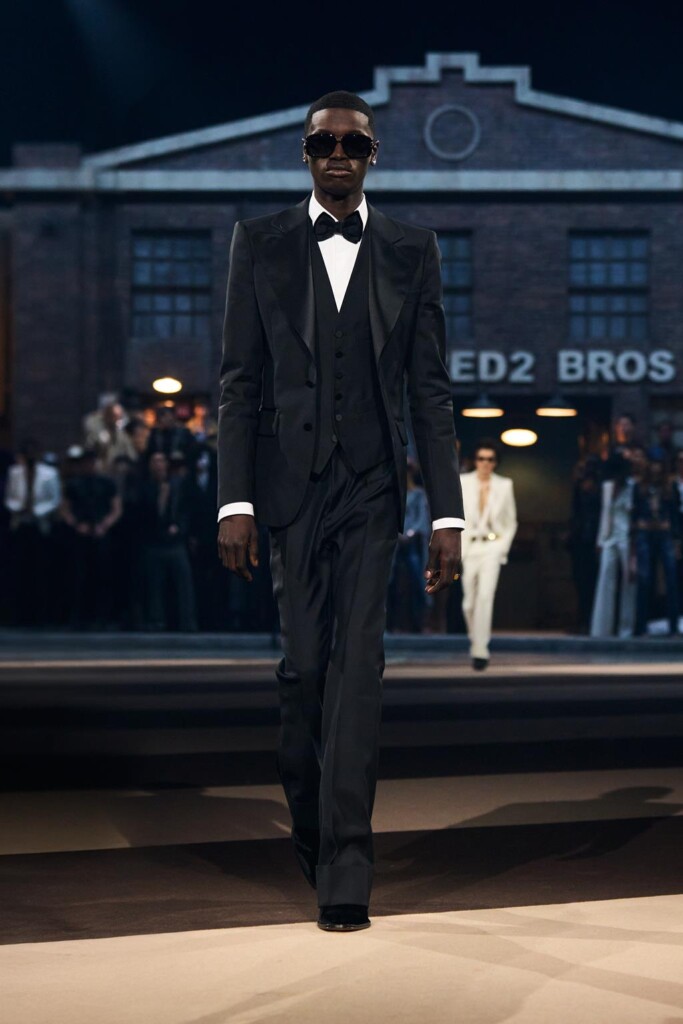 sfilata dsquared2 collezione autunno inverno 2025 celebra 30 anni brand milano fashion week foto