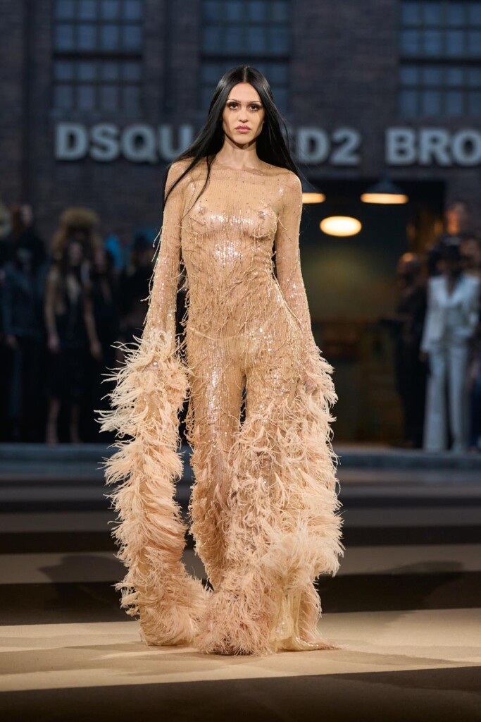 sfilata dsquared2 collezione autunno inverno 2025 celebra 30 anni brand milano fashion week foto