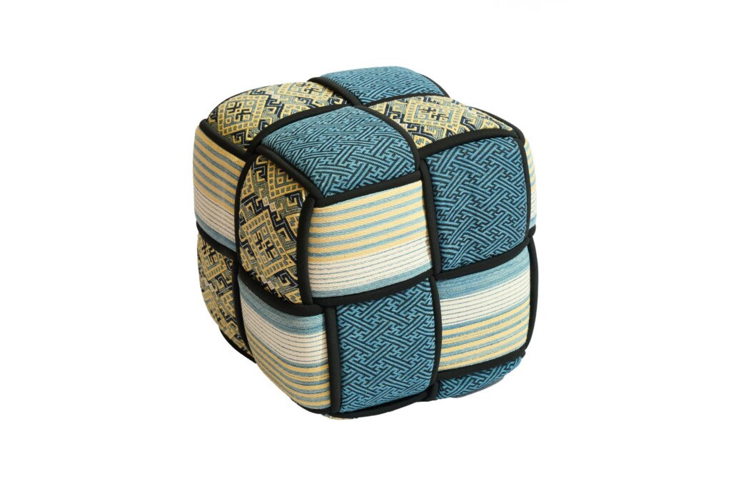 Hui Foundation_Huizhou Zhao x Guizhou Textile, Guizhou Ethnic Motif Lounge, 2025, tessuto etnico ricamato, 30 x 30 x 30 cm