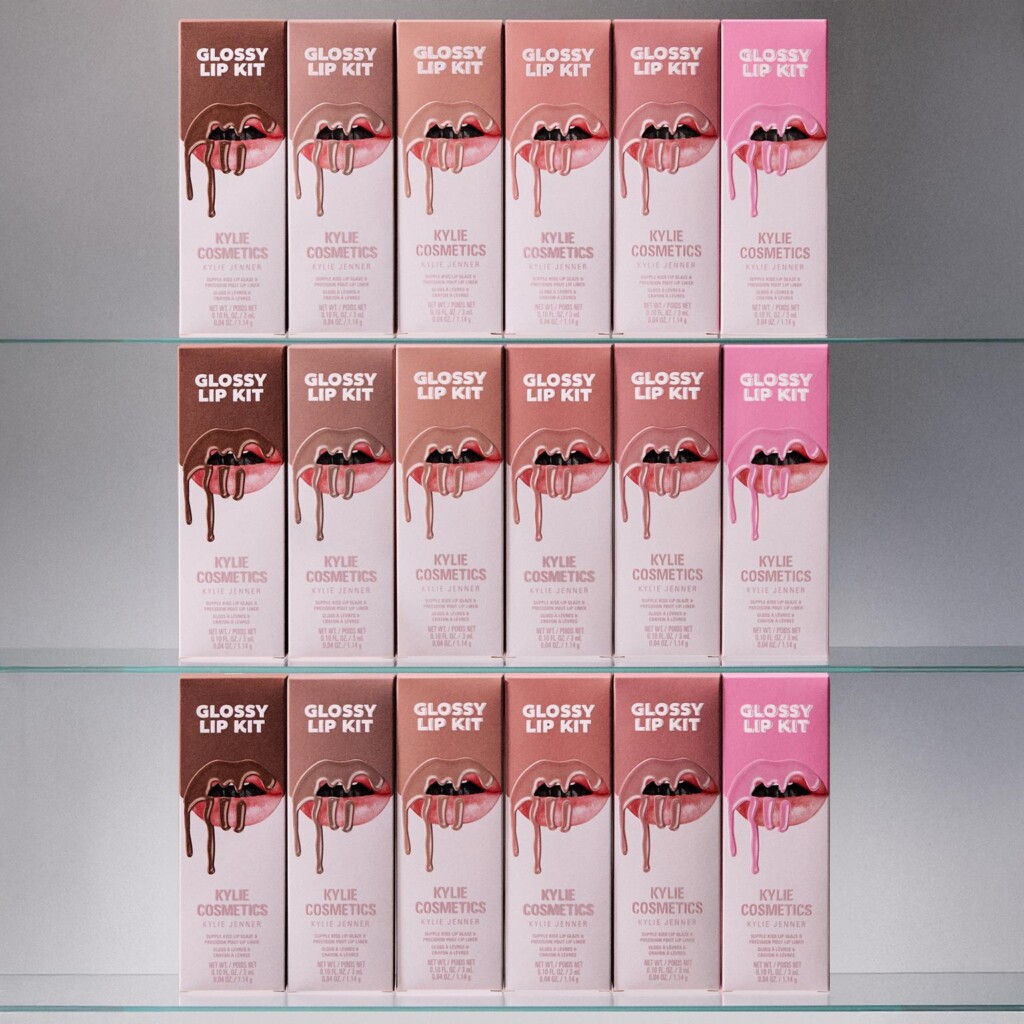 Kylie Cosmetics-Glossy Lip Kit Douglas