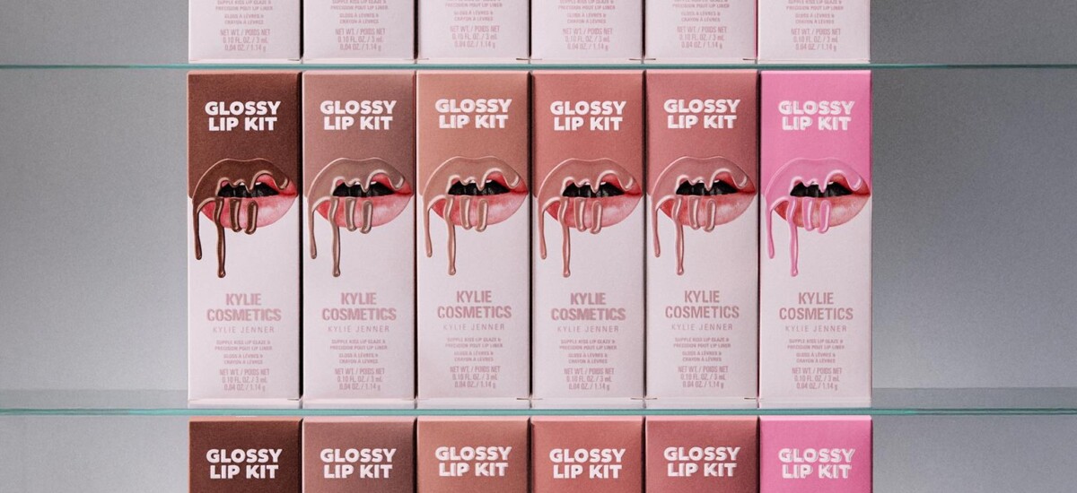 Kylie Cosmetics-Glossy Lip Kit Douglas