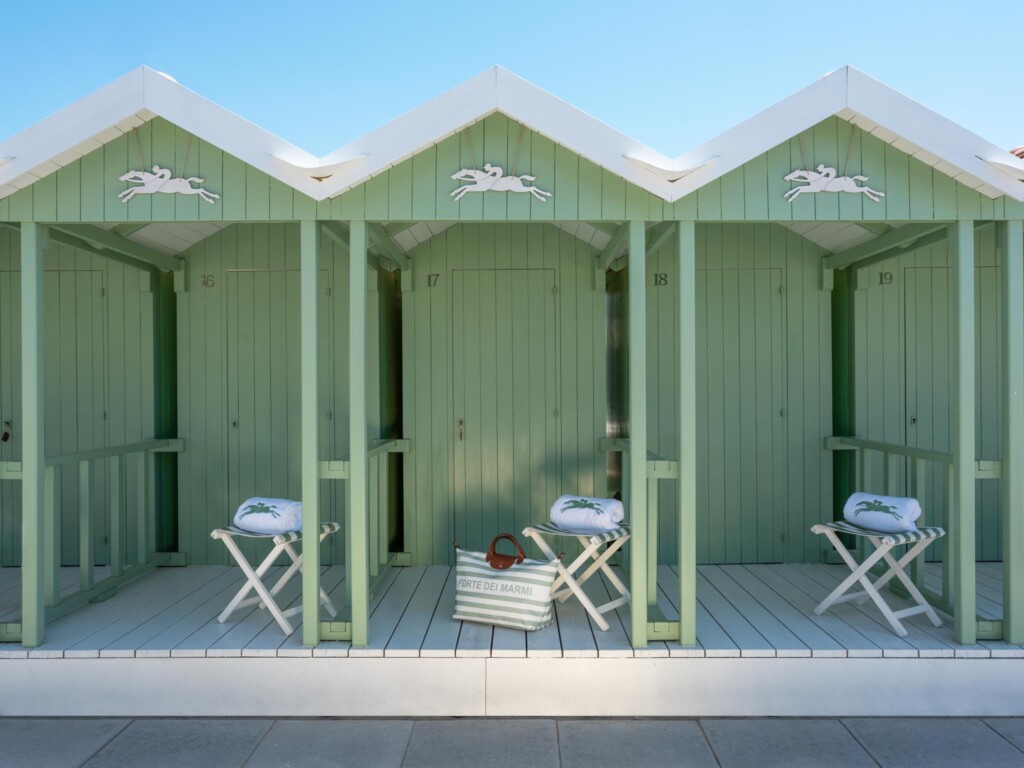 longchamp beach club forte dei marmi